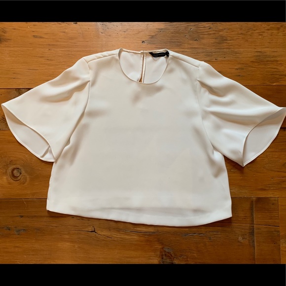 Zara Tops - Zara Ivory Cropped Blouse with Large Sleeves Zara Tops - Zara Ivory Cropped Blouse with Large Sleeves